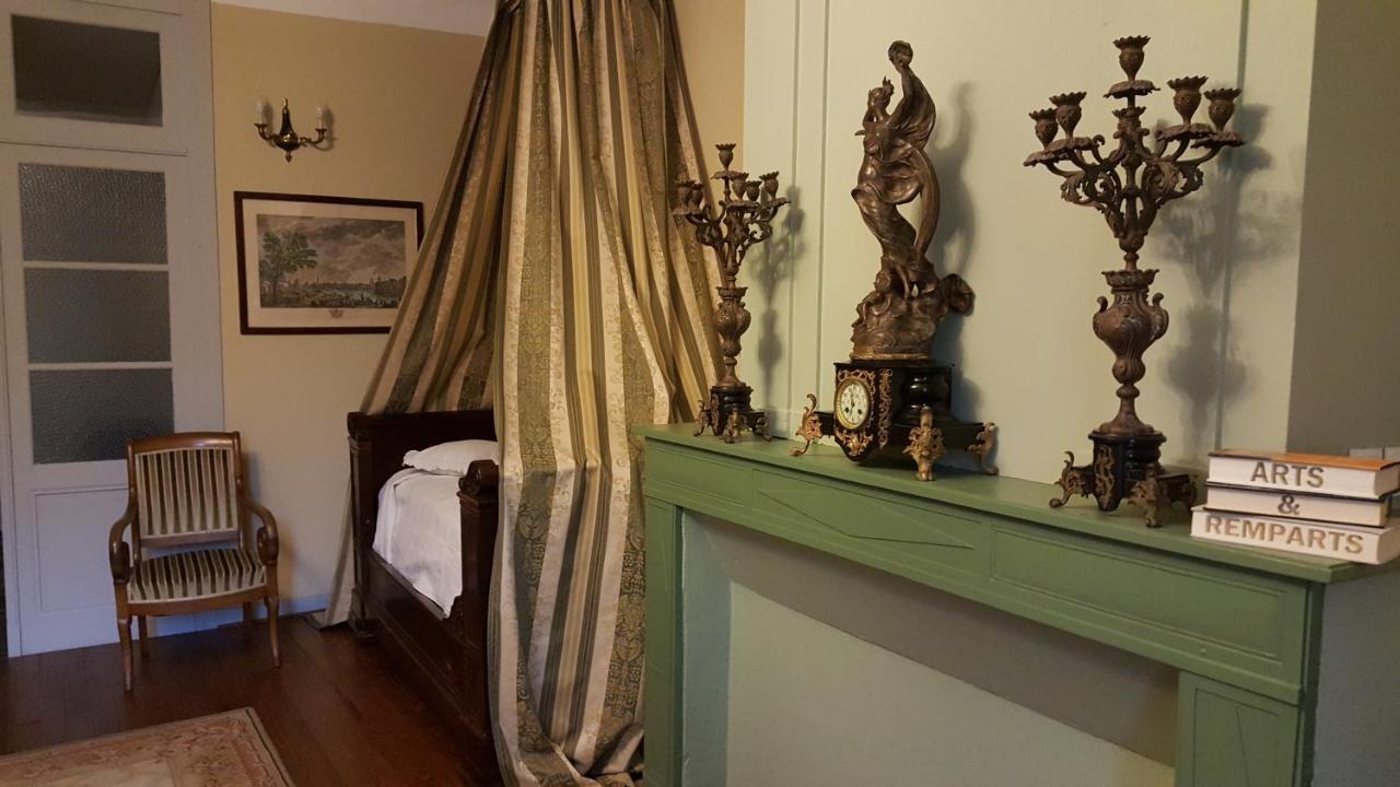 Chambres D'Hotes Art Et Remparts ลา เฮออล ภายนอก รูปภาพ